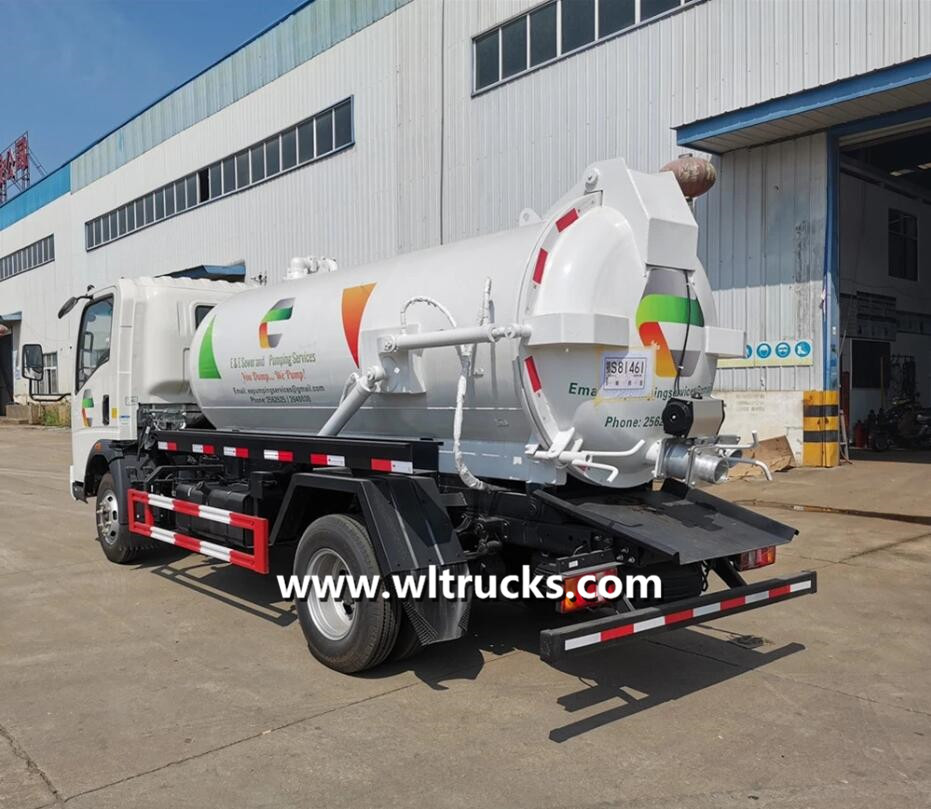 Sinotruk Howo 5000 liters sewer vacuum sewage suction tanker truck