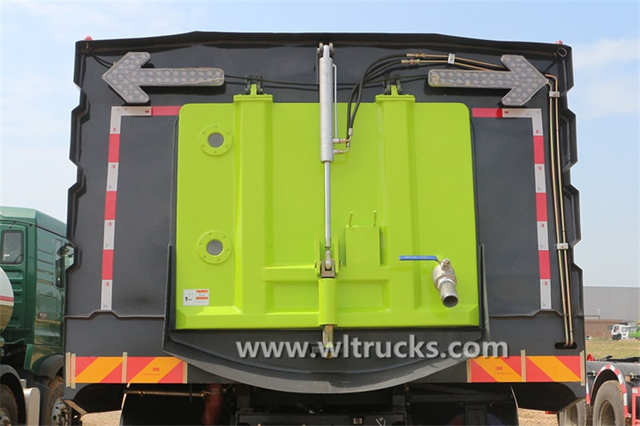 Dongfeng Tianjin washing and sweeping truck Rear photo