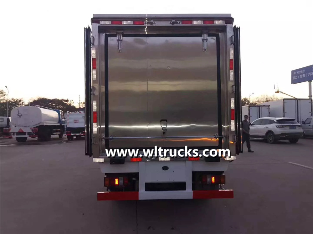 Japan small Isuzu 4.2meters box medical waste transfer truck