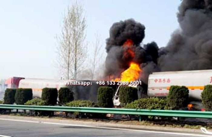 Fuel oil tanker truck Traffic accident catches fire and explosion pictures