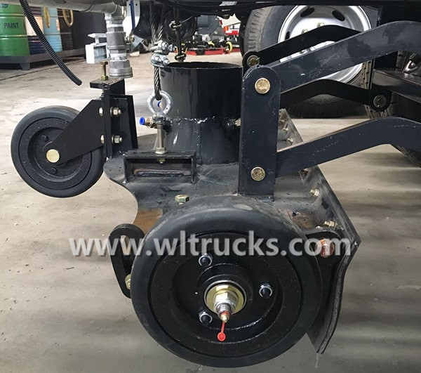 Road sweeper truck Rear suction cup