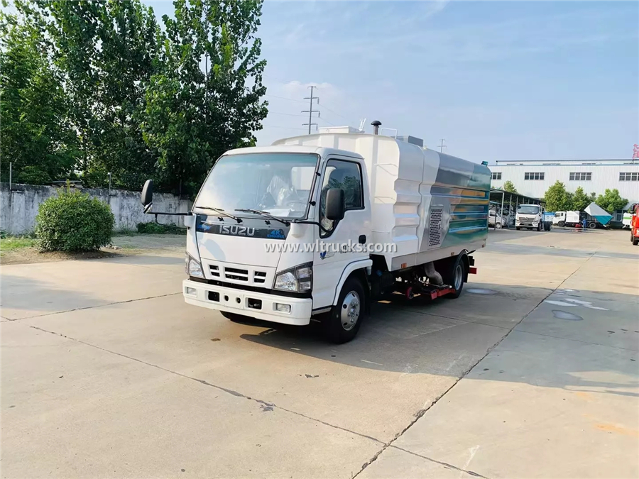 Isuzu dry vacuum cleaner sweeper truck