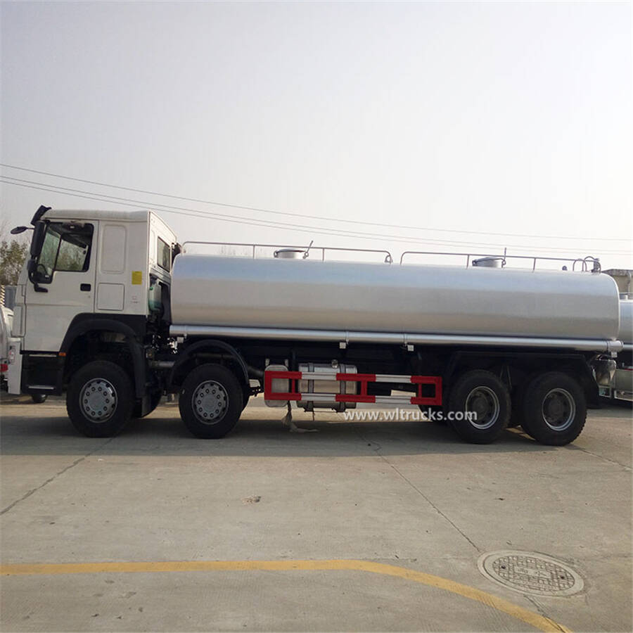12 wheel Sinotruk Howo 30000 liters fuel oil truck