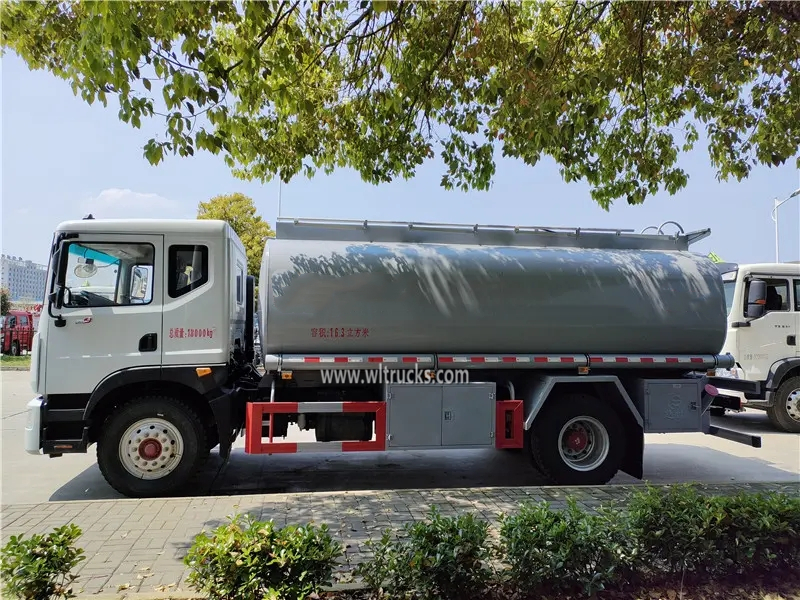 4000 gallon fuel tank truck