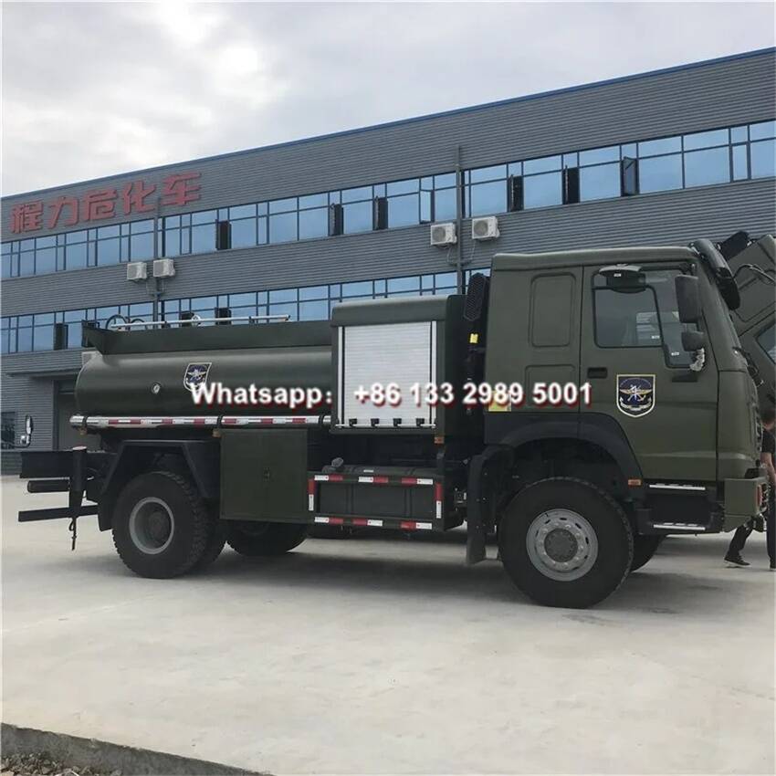 4x4 HOWO 12000 liters Aircraft refueling truck
