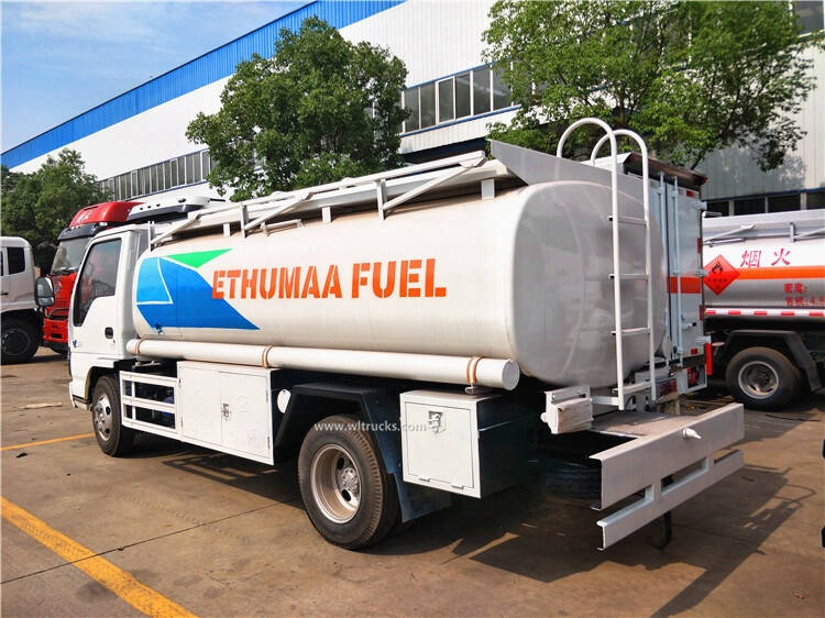 6 tires ISUZU NKR 10m3 Fuel Oil Delivery truck