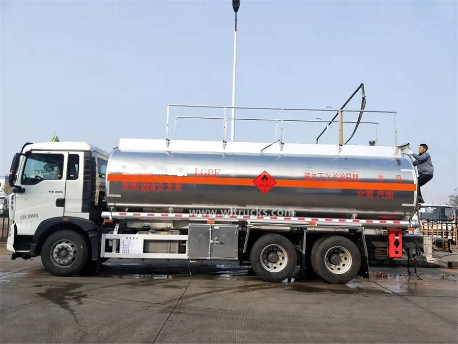 6X4 HOWO 25000 liters aluminum alloy fuel tanker truck