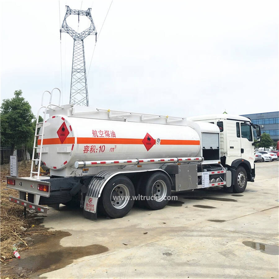 6x4 HOWO 18000 liters Aircraft fuel truck