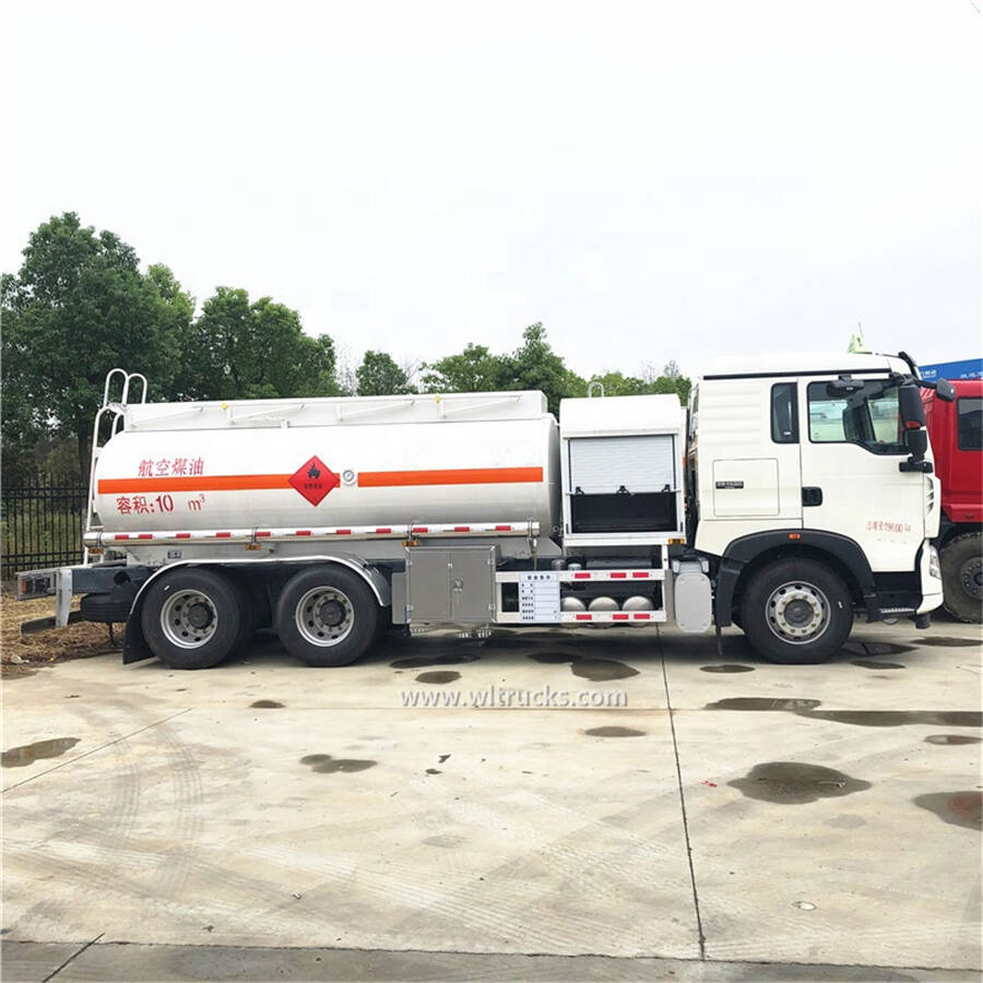 6x4 HOWO 18000 liters Aircraft refueling truck