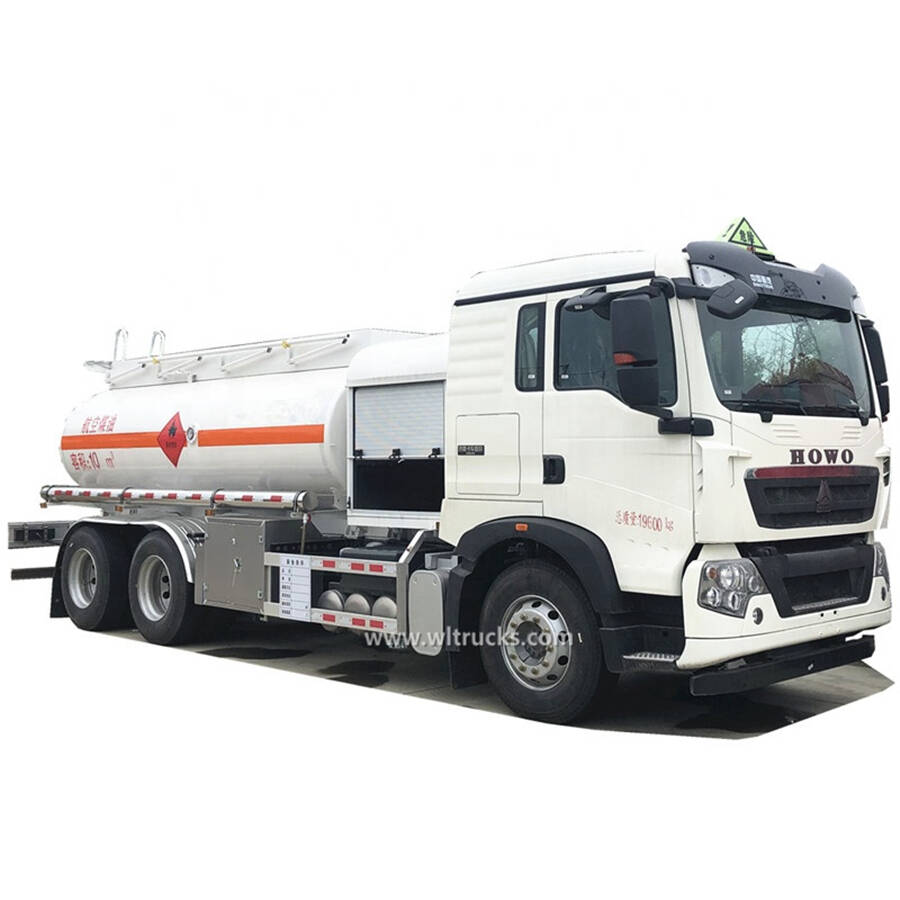 6x4 HOWO 18000 liters aviation refueler truck