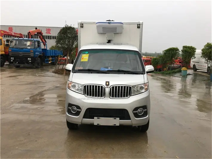 China Jinbei brand petrol mini refrigerator truck