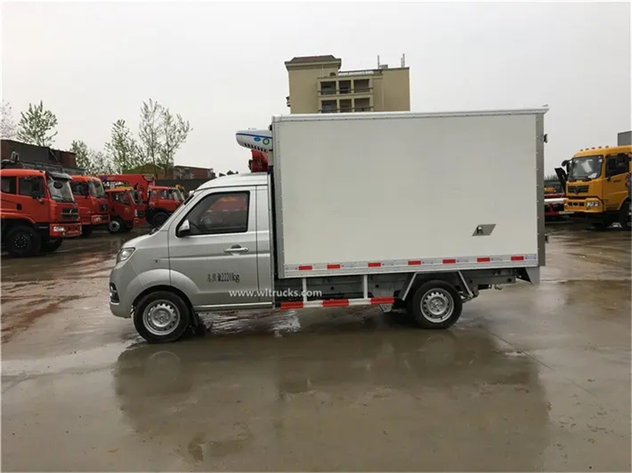 China refrigerator truck