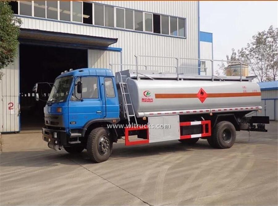 Dongfeng 3000 gallon oil dispensing truck