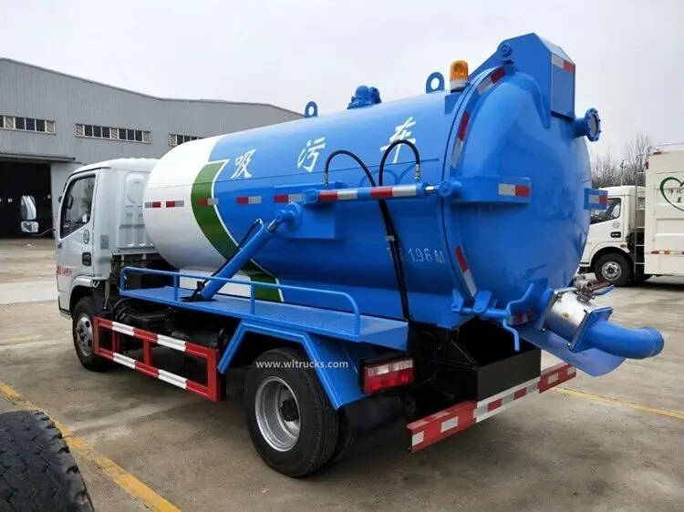 Dongfeng 4 ton sewage suction truck