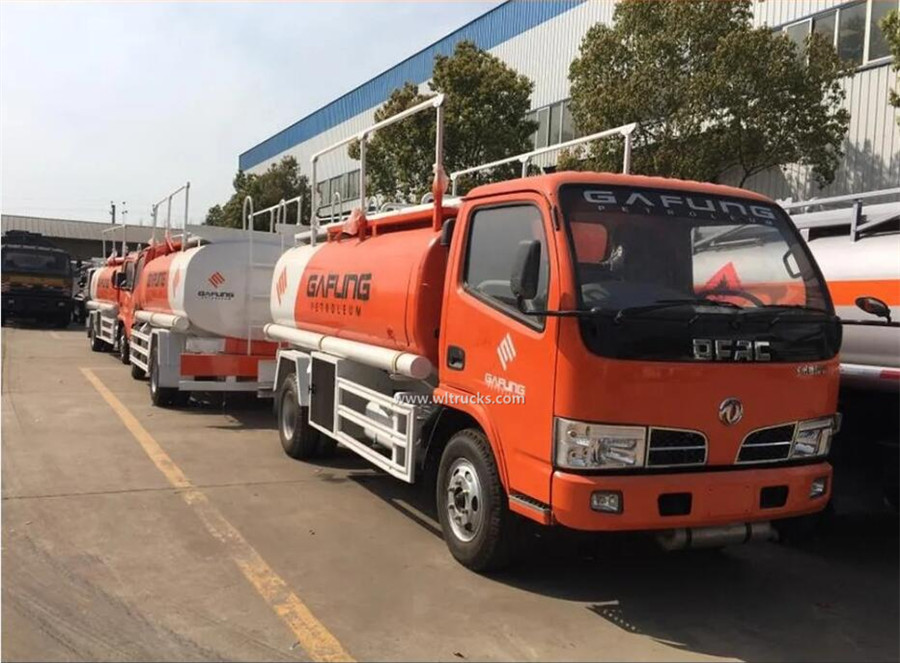 Dongfeng 5000 liters refueler tank truck