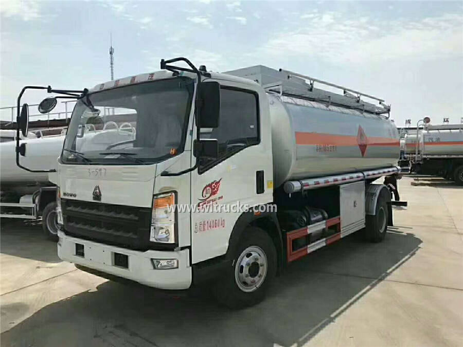 Euro V HOWO 15000 liters refueling truck