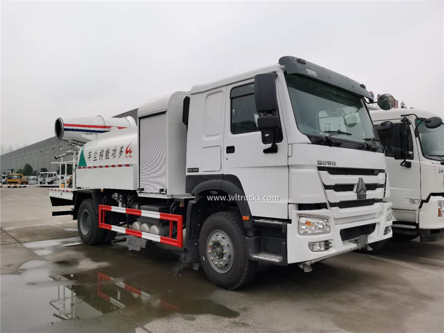 HOWO 3000 gallon dust suppression truck with 80m fog cannon