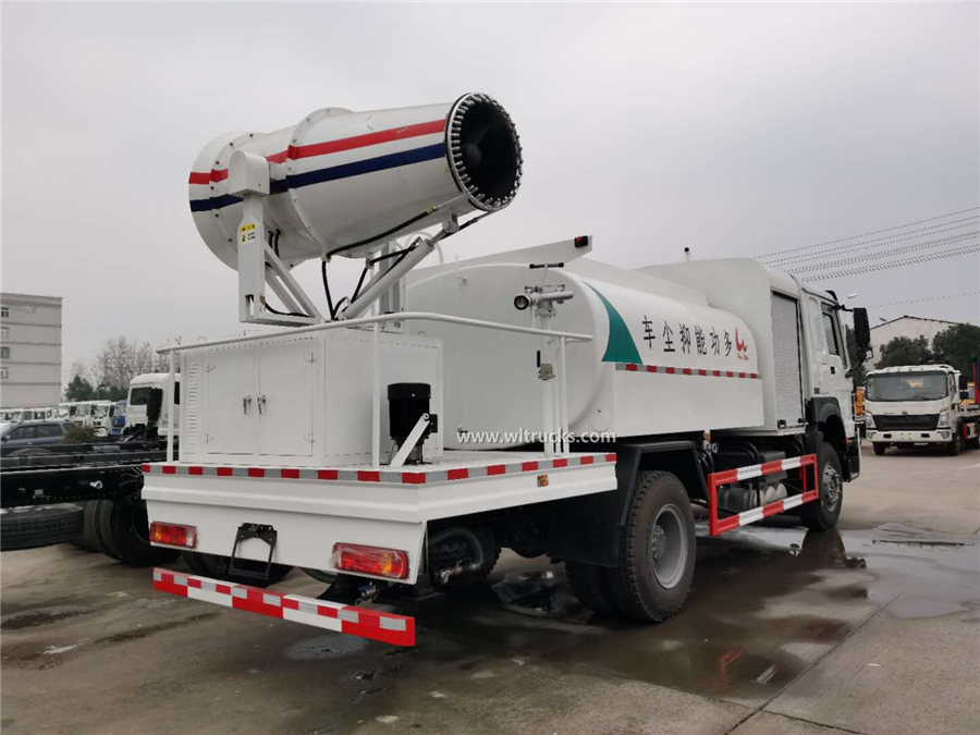 HOWO 3000 gallon dust suppression truck