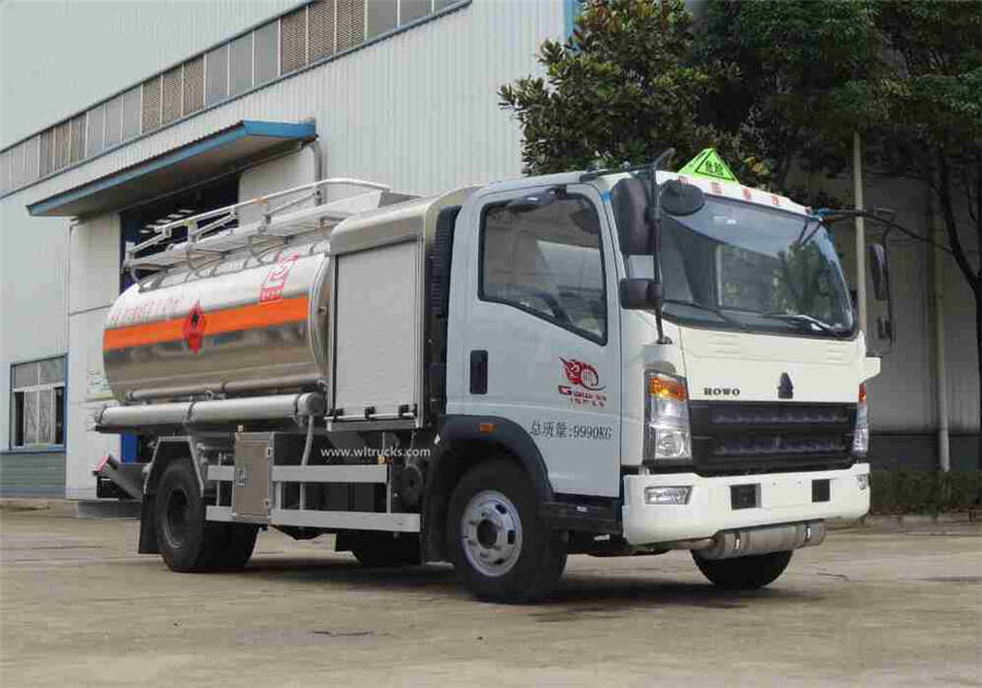 HOWO 8000 liters aircraft refueling truck