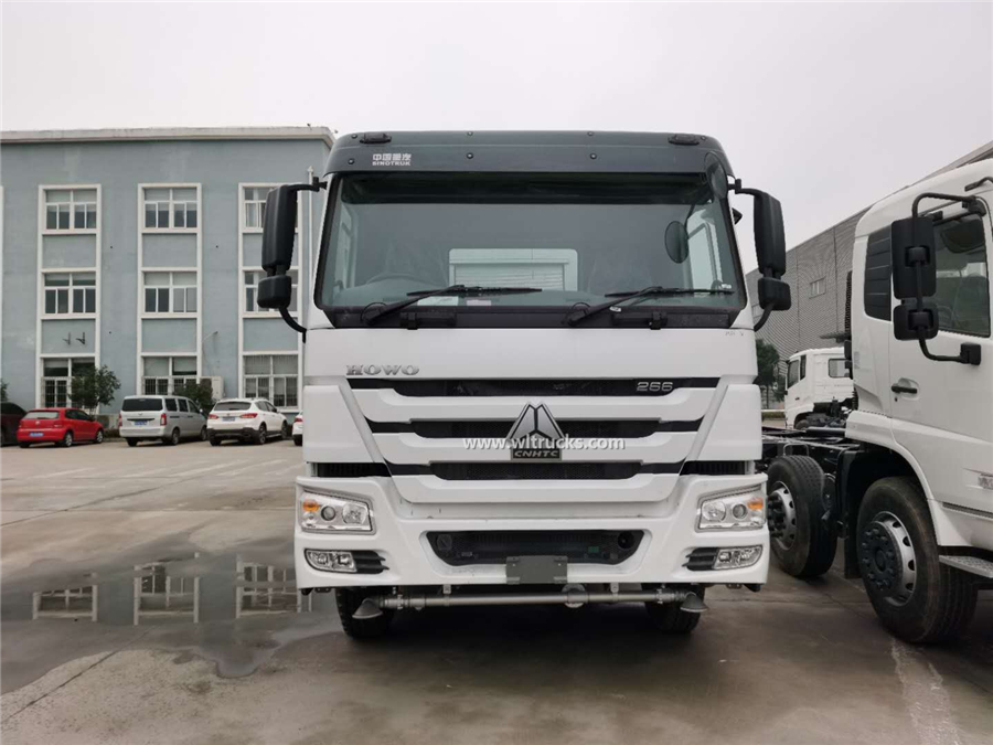 HOWO Disinfection truck with 80m fog cannon