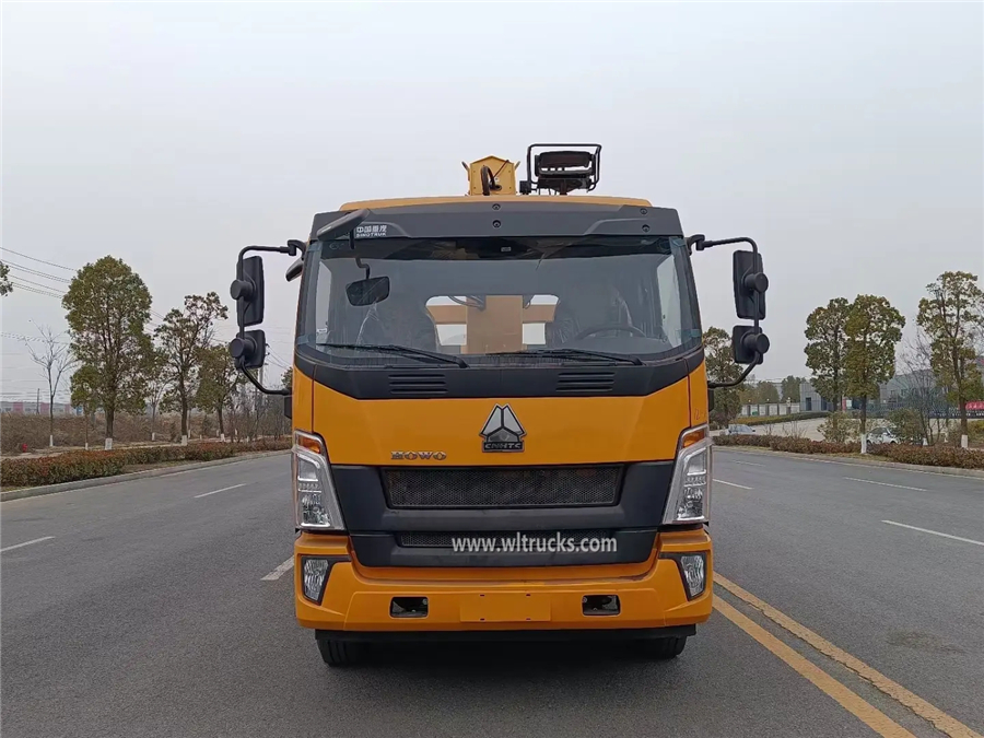 Howo wrecker tow truck mounted 8 ton XCMG crane