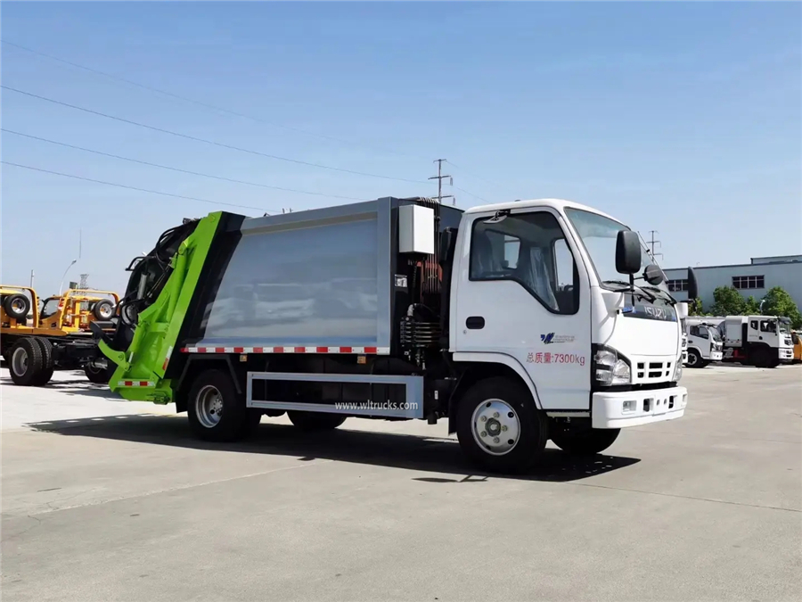 ISUZU garbage compactor truck