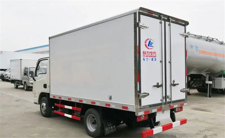  IVECO Yuejin 1 ton refrigerated truck