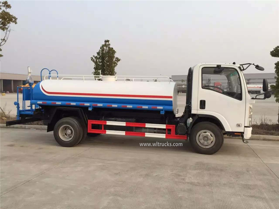 Isuzu 6 ton water sprinkler truck