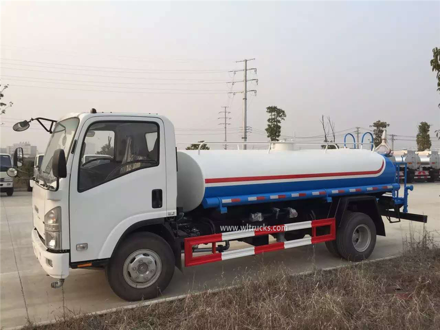 Isuzu 6000L water sprinkler truck