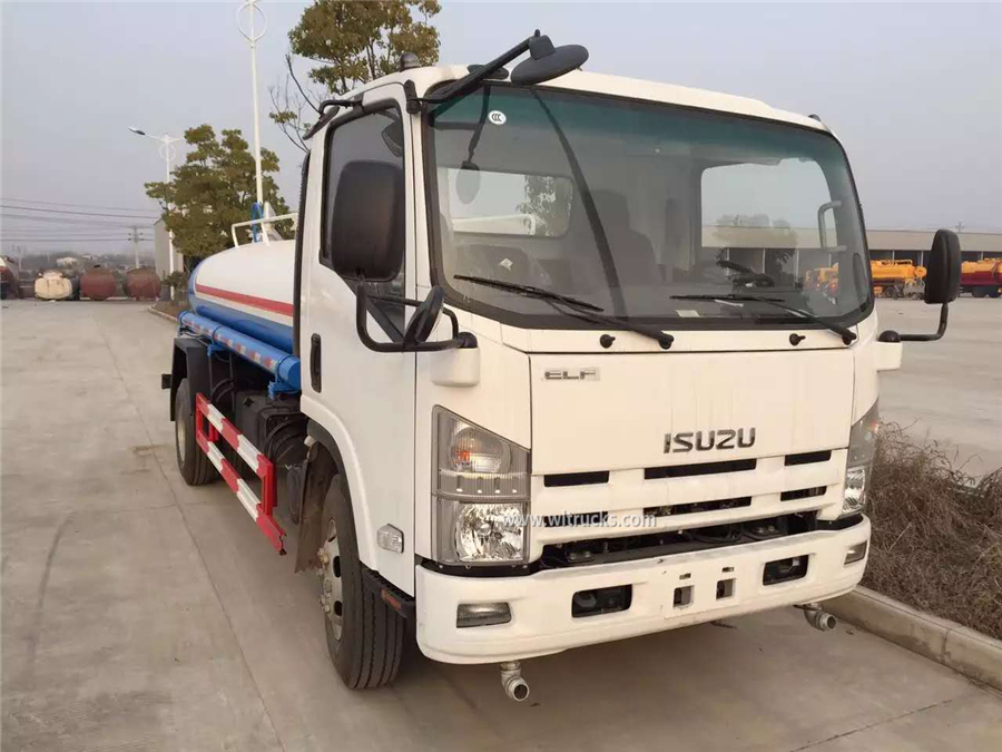 Isuzu Npr 6000L water sprinkler truck