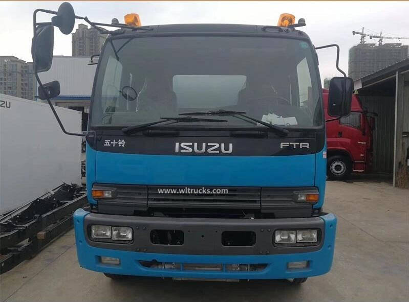 Isuzu ftr 4000 gallon Petrol Diesel Delivery Refueling Truck
