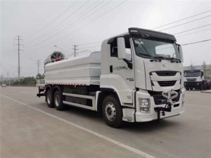 Isuzu water truck with 120m fog cannon