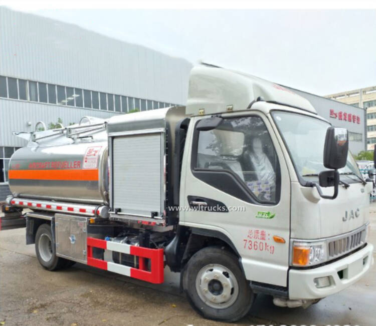 JAC 4000 liters aircraft refueling truck