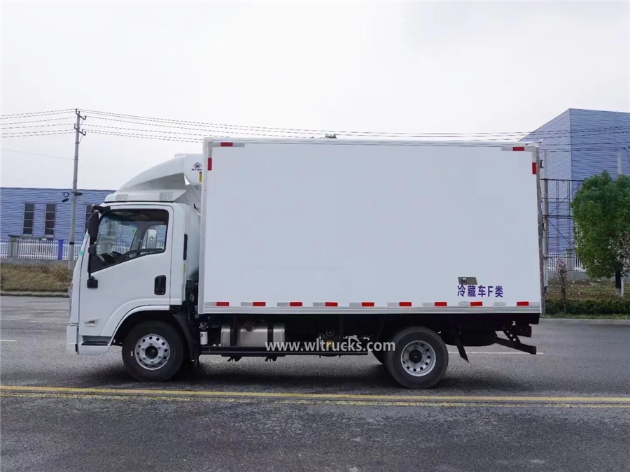 Shacman 5 ton refrigerator truck