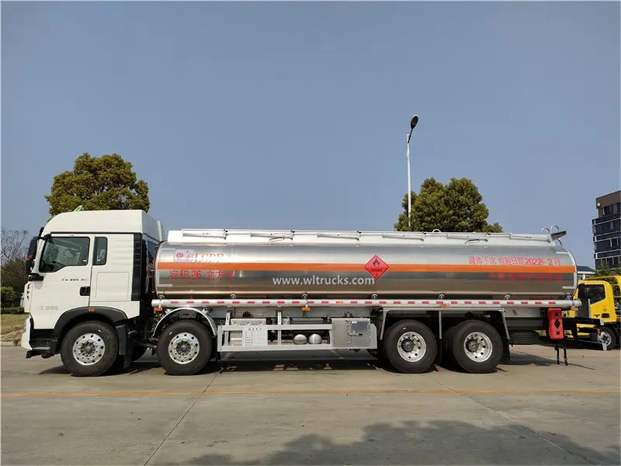 Sinotruk Howo 30000 liters aluminum fuel tank truck