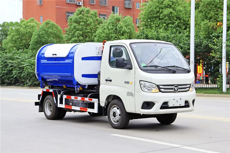 4 tire Foton petrol 3000L detachable bulk container garbage truck