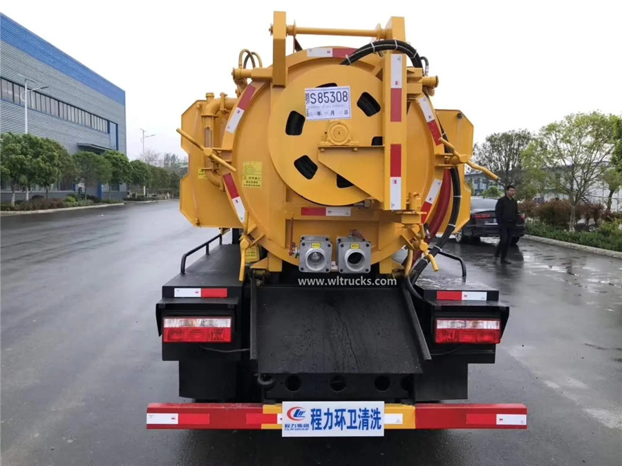 4x2 Dongfeng 5000L jet vacuum truck