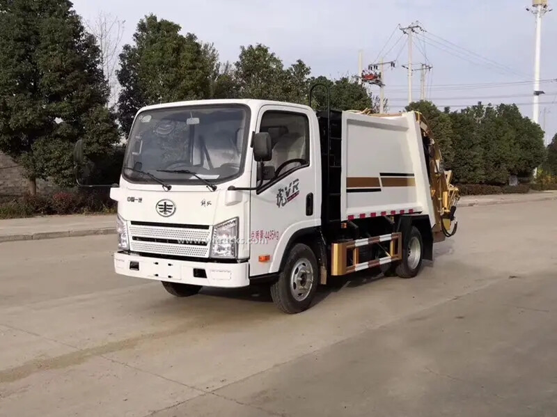 6 tire FAW 5 cubic meters mini compactor trash truck