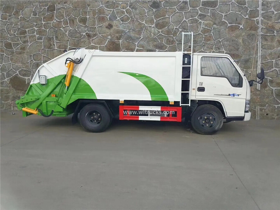 6 tire JMC 5 cubic meters compactor trash truck
