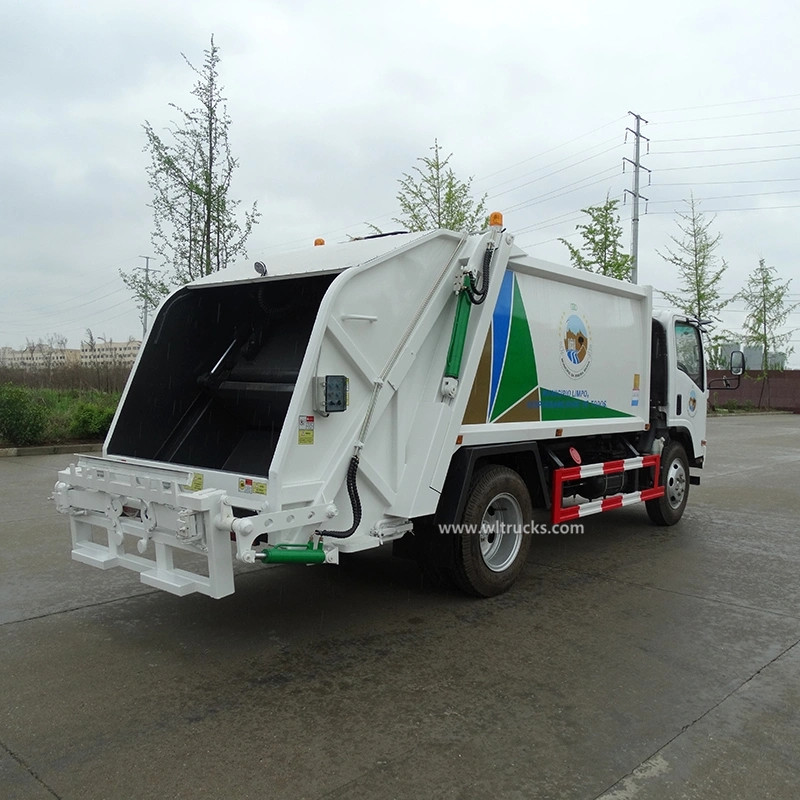 6 wheel ISUZU ELF 8000L compactor waste collection truck