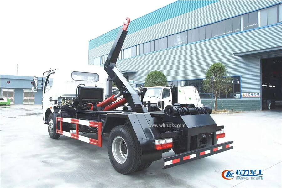 DFAC 6-8 ton hook arm garbage truck