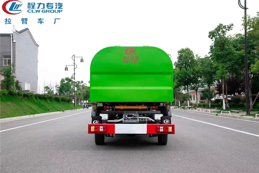 Dongfeng 3000L petrol hydraulic lifter garbage truck