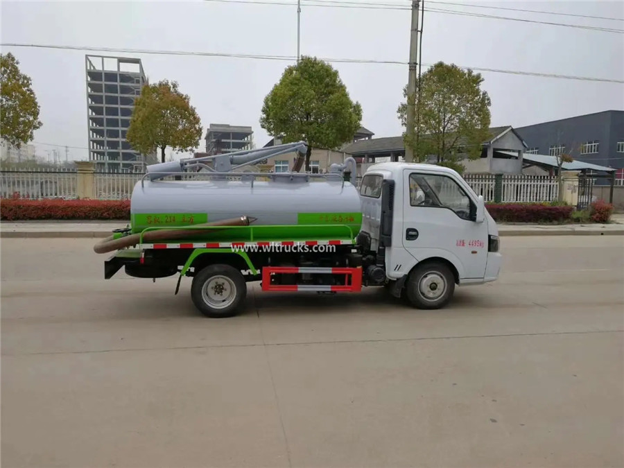Dongfeng 3cbm mini toilet vacuum truck