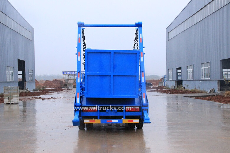 Dongfeng 4 ton swing arm trash truck