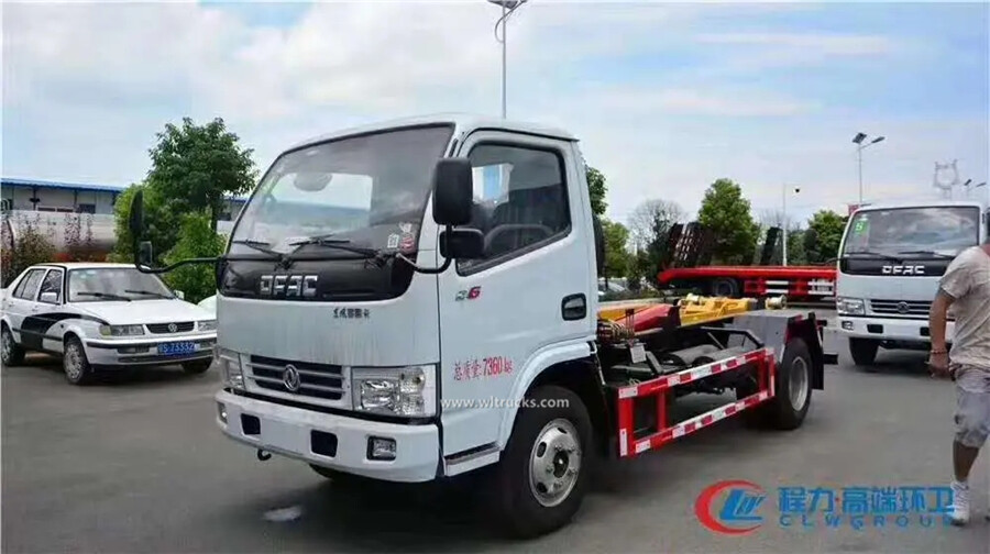 Dongfeng 5 ton detachable bulk container garbage truck