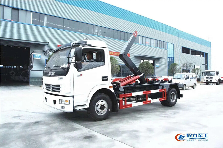 Dongfeng 6-8 cubic meters hydraulic lifter garbage truck