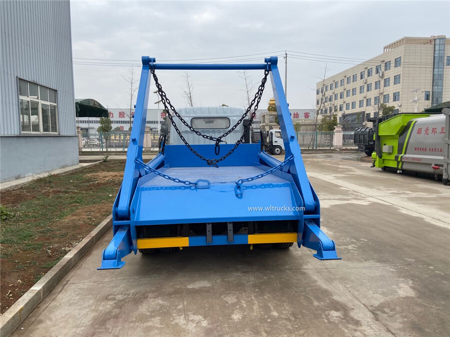 Dongfeng 6 ton swing arm refuse truck
