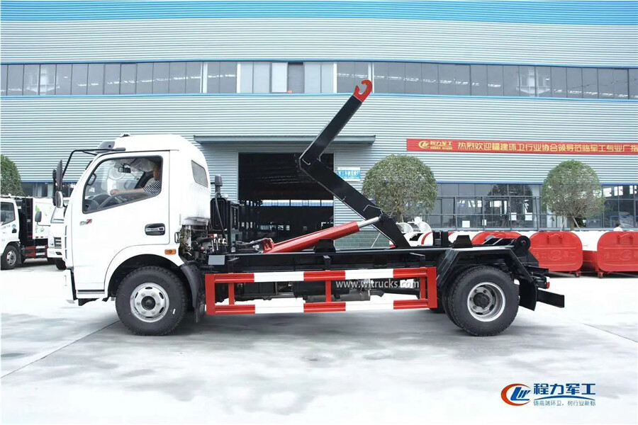 Dongfeng 6000-8000L detachable garbage truck