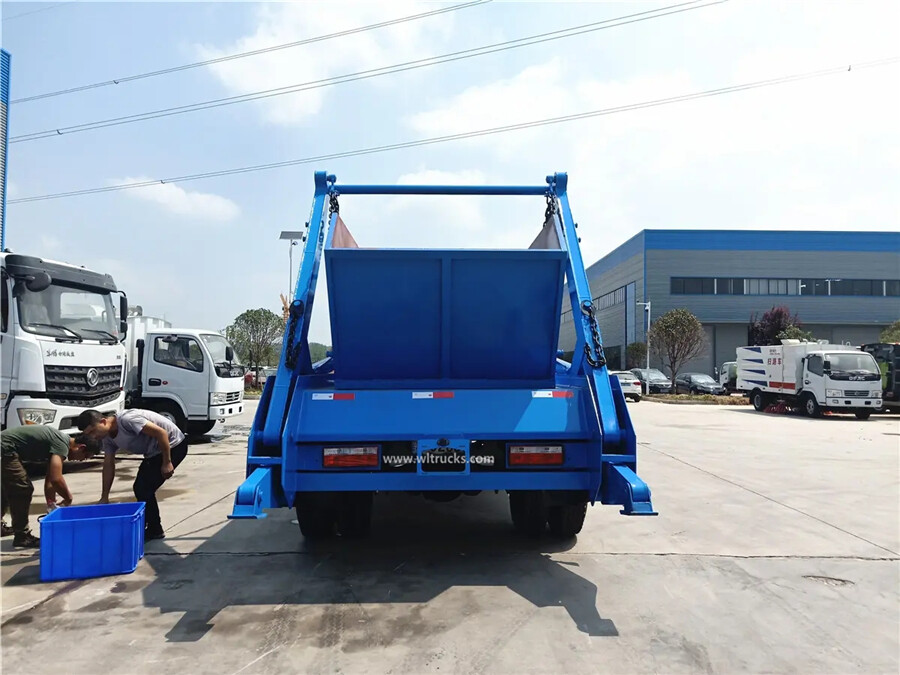 Dongfeng 8-10 cubic meters swing arm waste truck