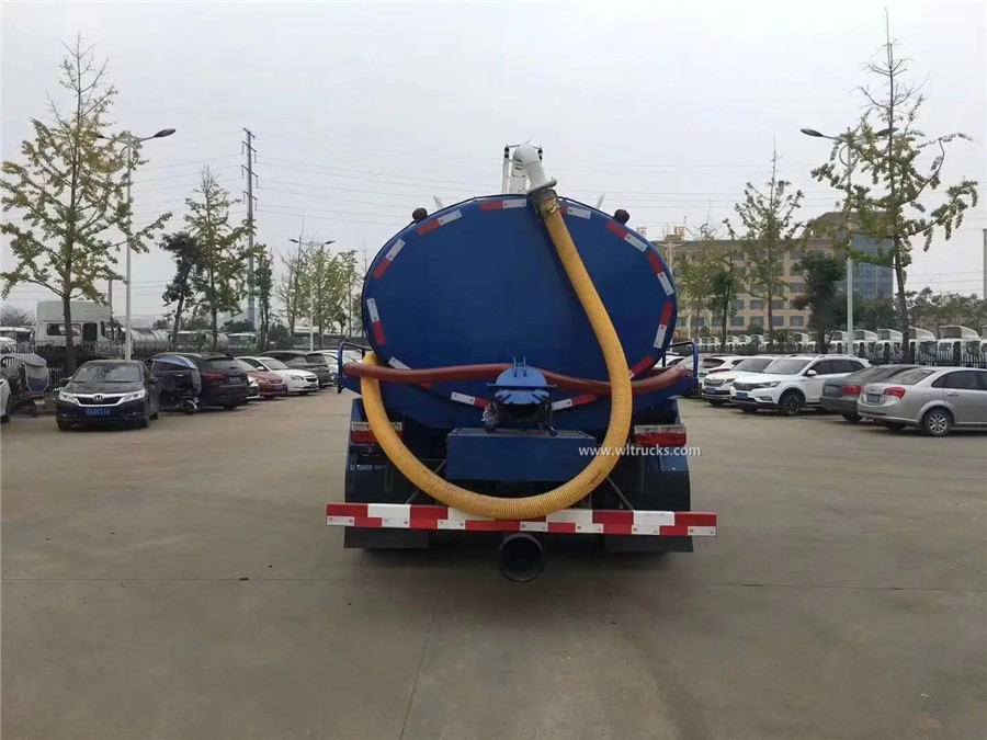 Dongfeng 8000L septic tank vacuum trucks